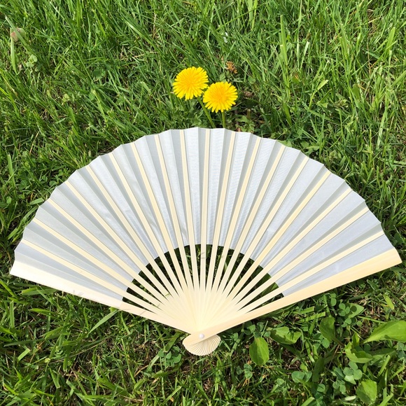 5 Ivory Silk Fans for Wedding Favors - Picture 9 of 10